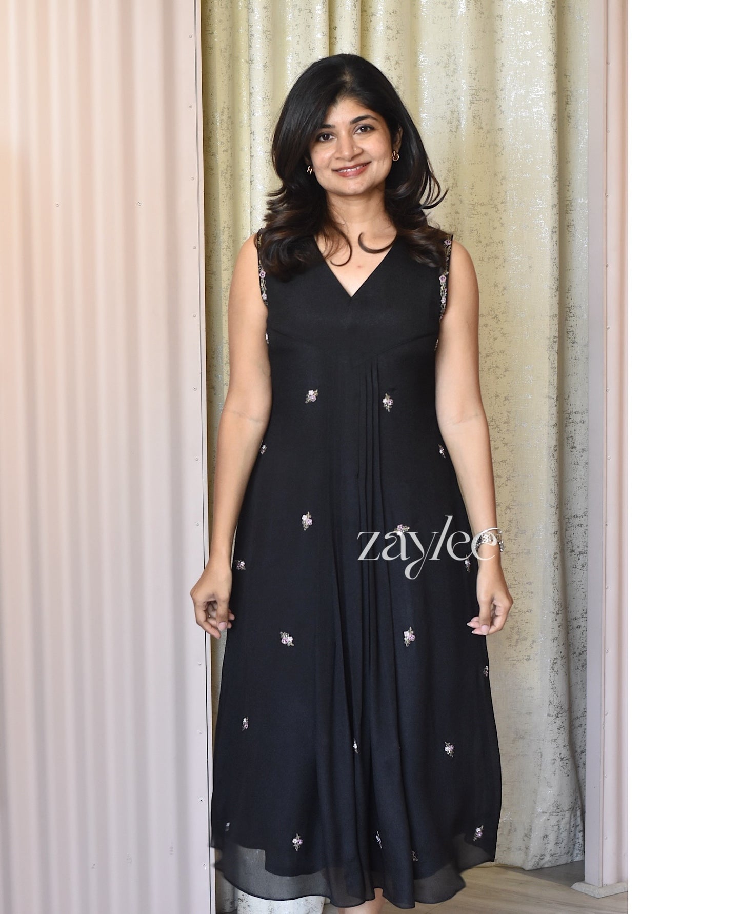 Black Embroidered Box-Pleat Kurta