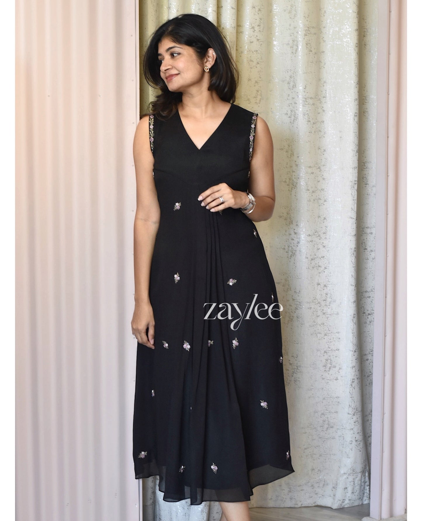 Black Embroidered Box-Pleat Kurta
