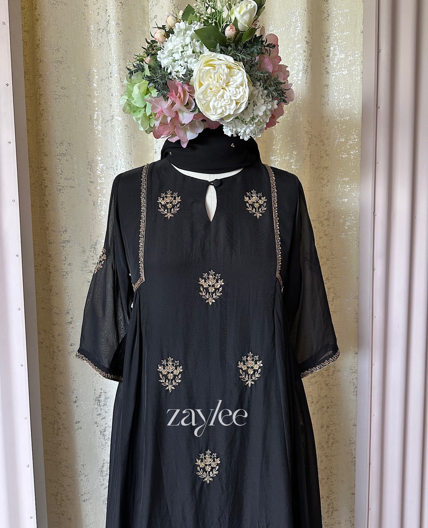 Black Zari Embellished Kurta