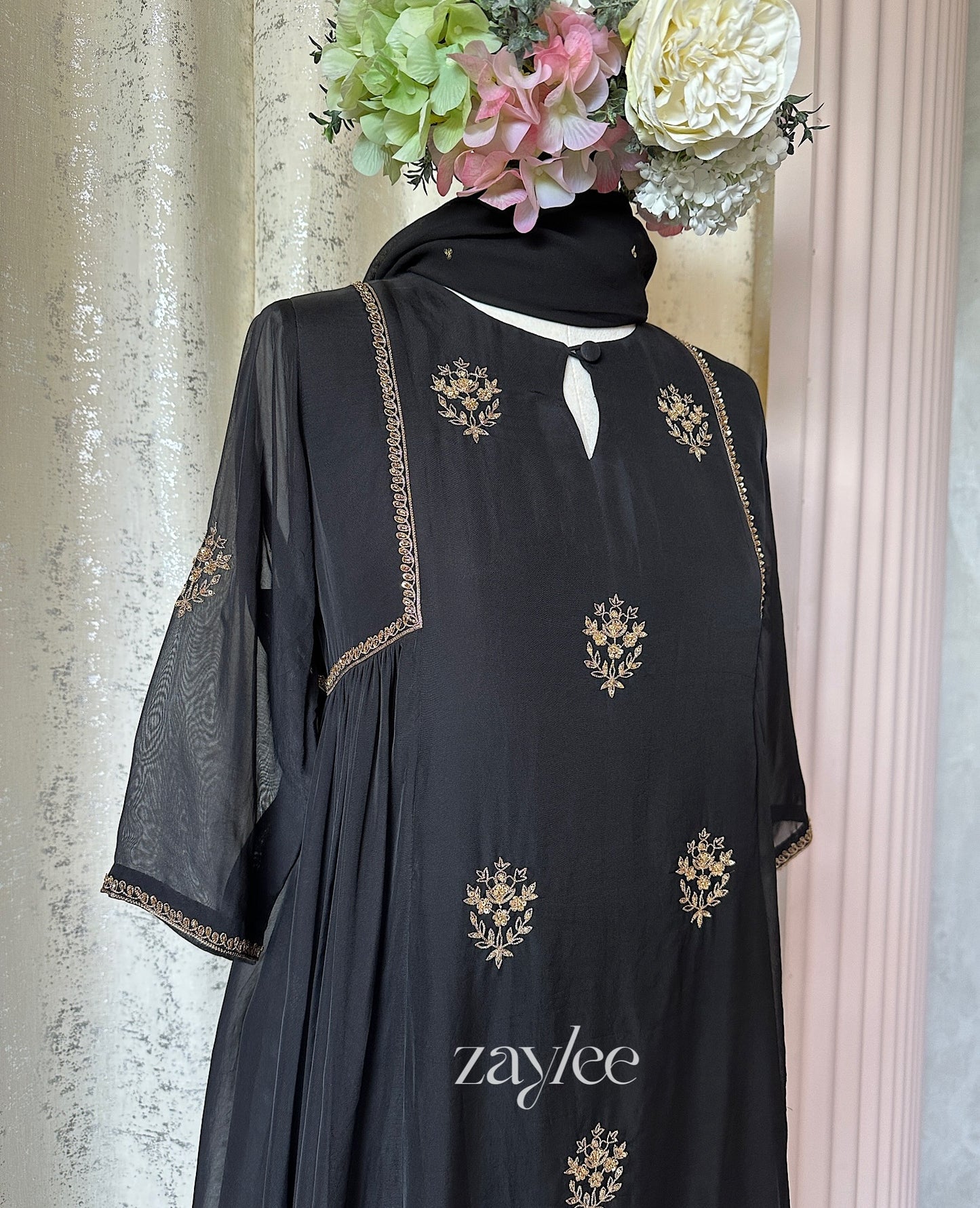 Black Zari Embellished Kurta