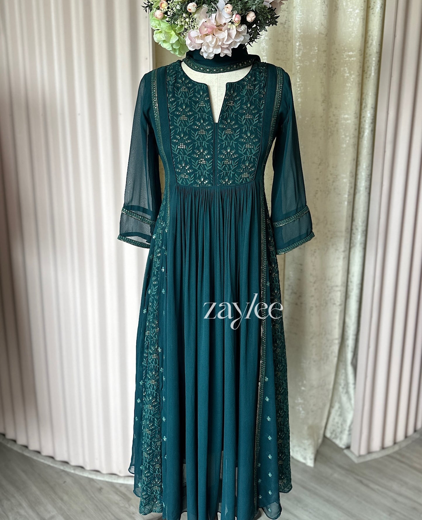 Deep Green Side Panelled Embroidered Kurta