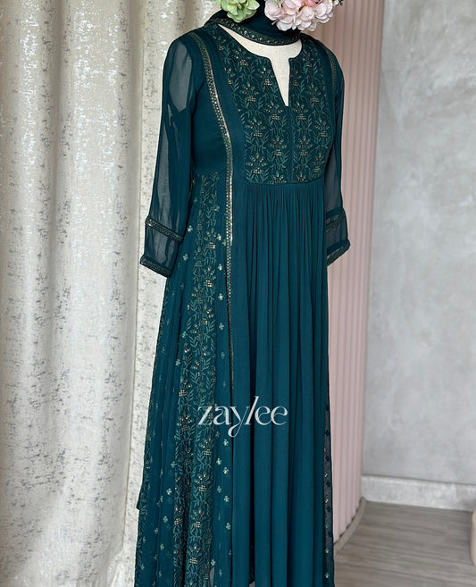 Deep Green Side Panelled Embroidered Kurta